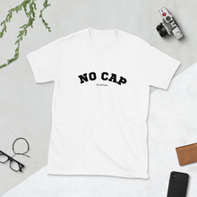 Afbeelding in Gallery-weergave laden, NO CAP by Kythana - Unisex T-shirt met korte mouw volwassenen
